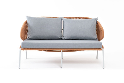 Диван 4SIS Милан 2-местный плетеный, каркас алюминий светло-серый муар, роуп оранжевый меланж, ткань светло-серая